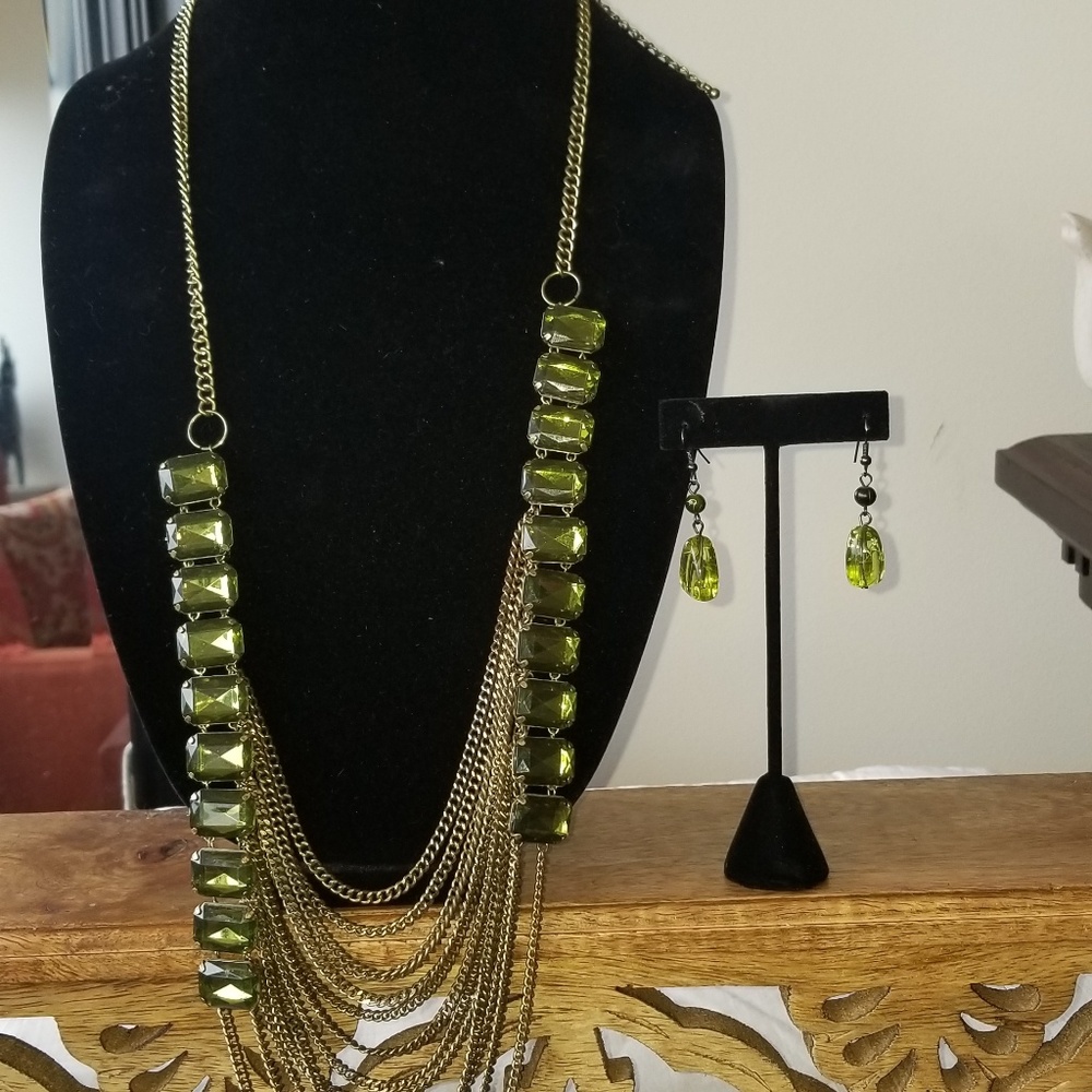 Necklace Set - Picture 4 of 4